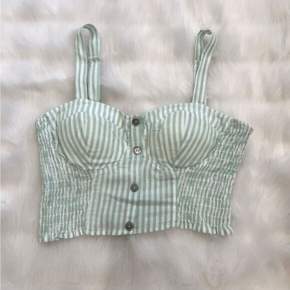 Lily Rose Button Detail Molded Cup Tank Top (S) - Picture 4 of 7